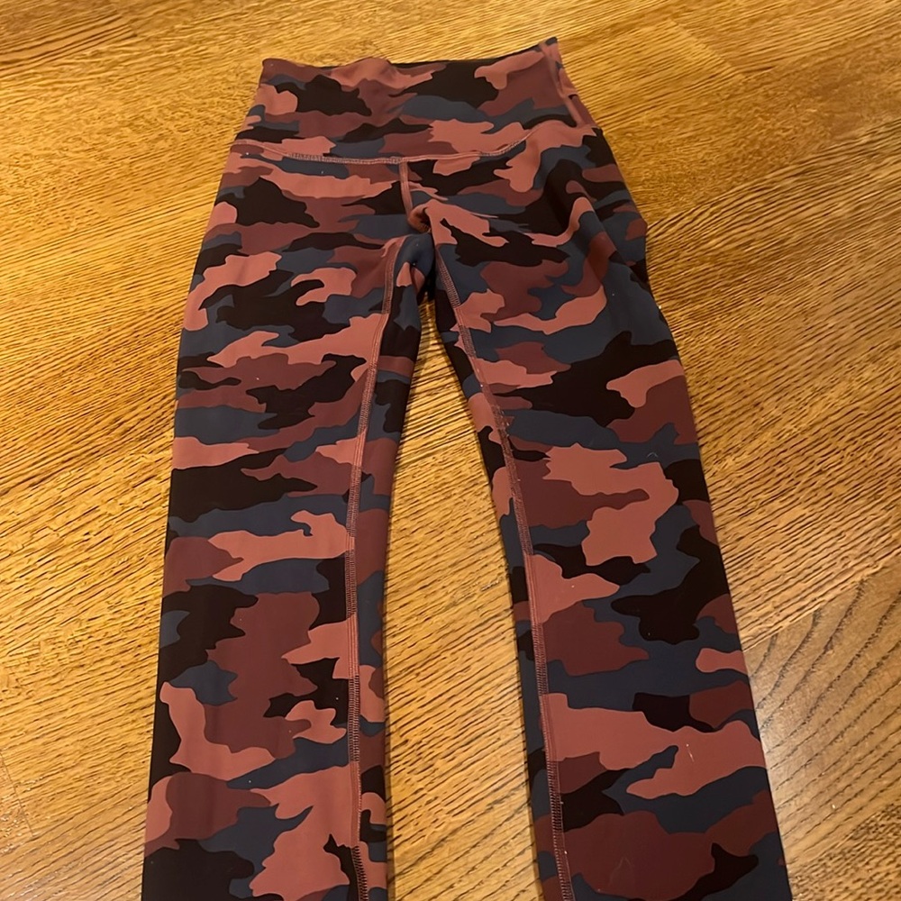 LULULEMON LEGGINGS SIZE 2